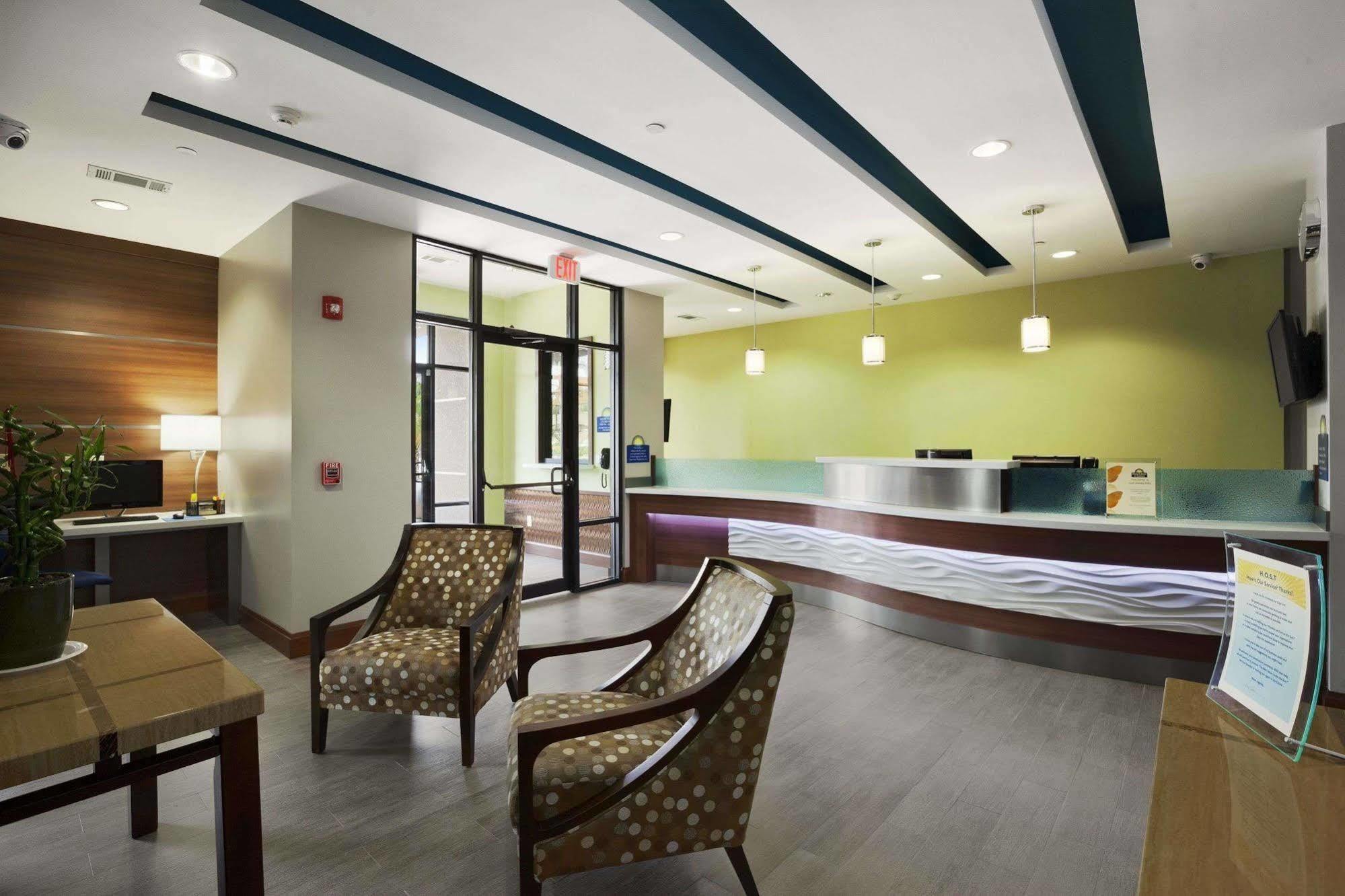 Days Inn & Suites By Wyndham Houston North-Spring Westfield Exterior foto